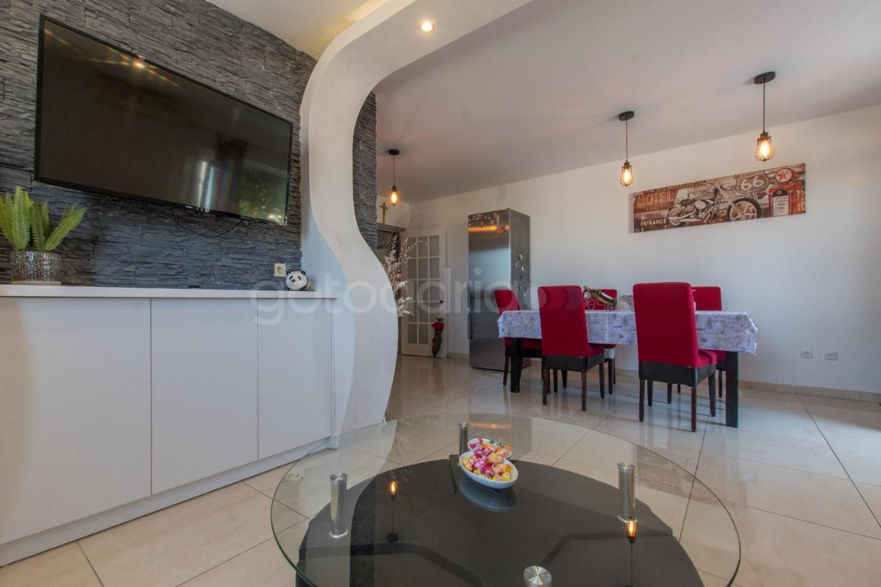 Apartment Vesna With Balcony & Free Parking Makarska Eksteriør bilde