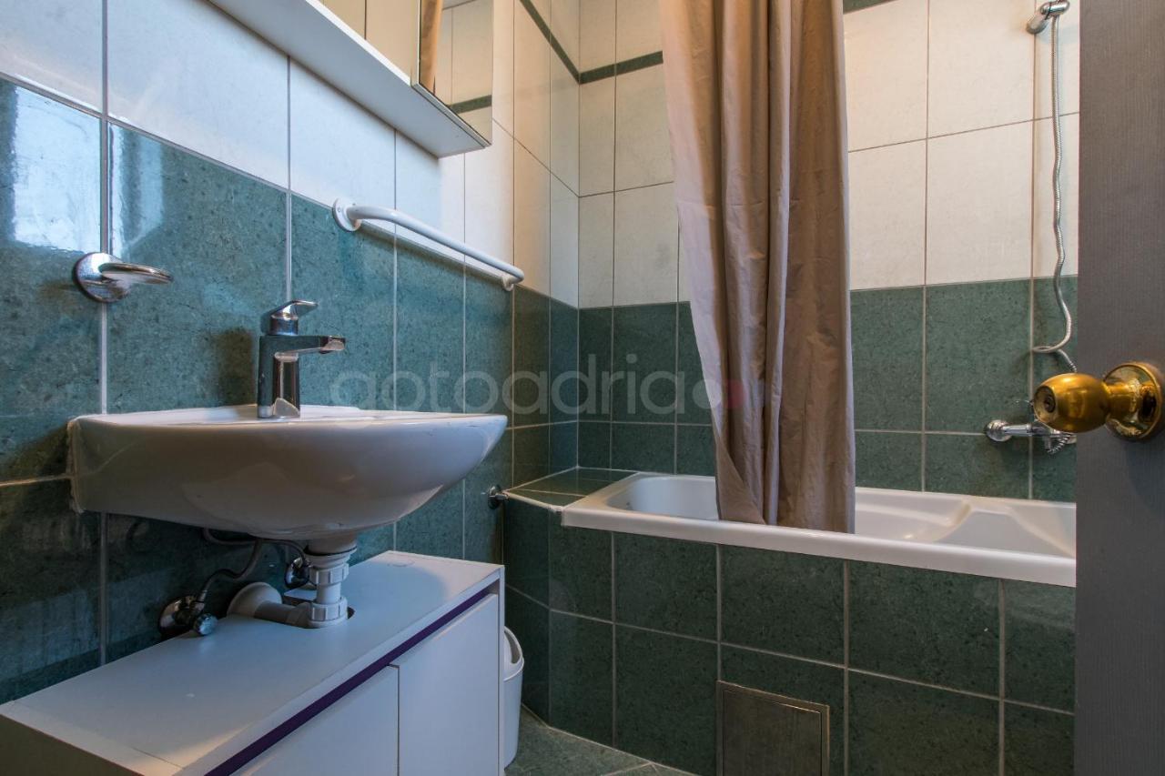 Apartment Vesna With Balcony & Free Parking Makarska Eksteriør bilde