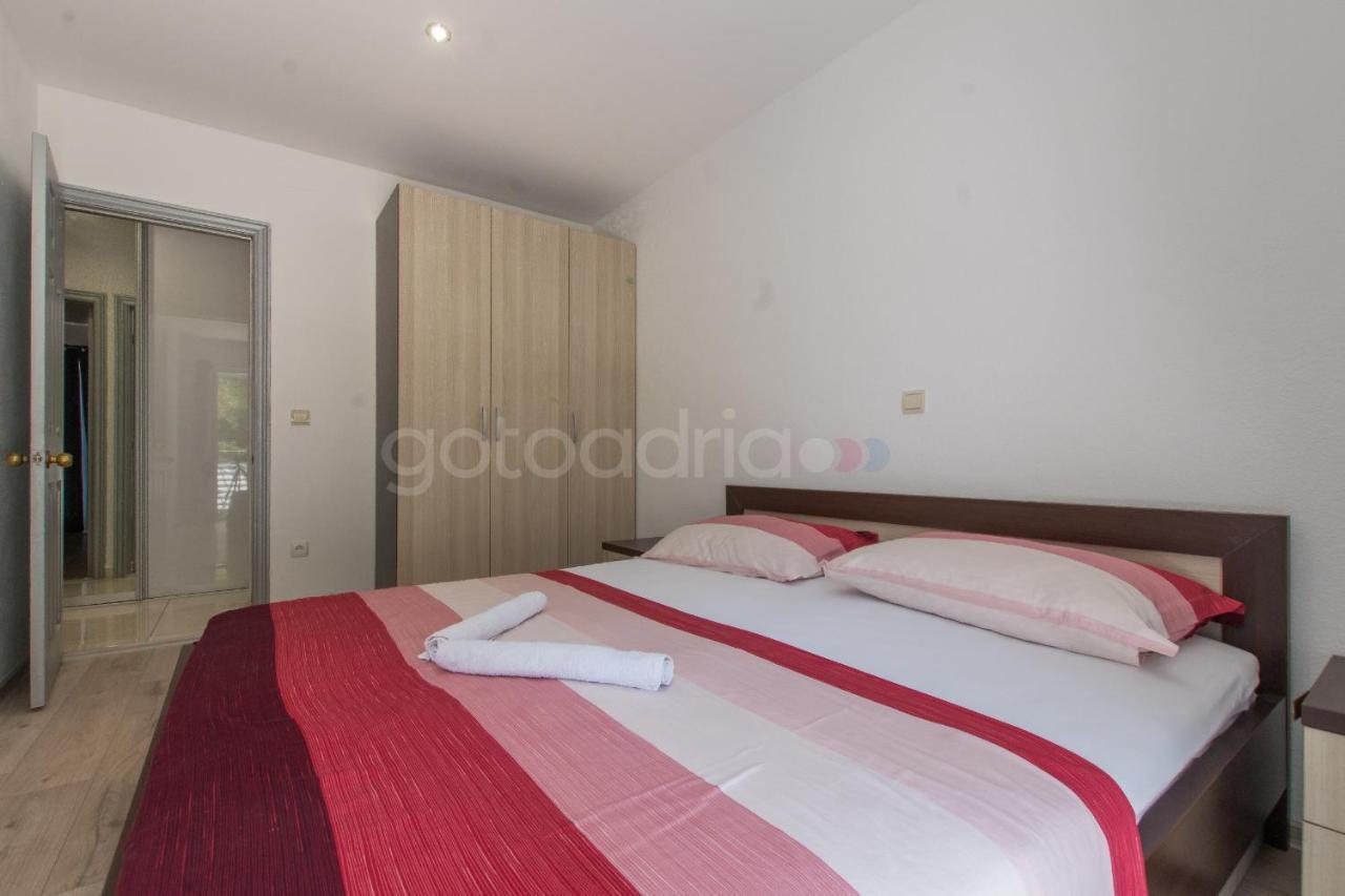 Apartment Vesna With Balcony & Free Parking Makarska Eksteriør bilde